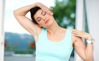 Inclinaciones de la cabeza un ejercicio para la osteocondrosis de la columna cervical